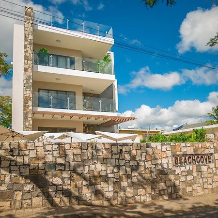 Beachcove Pereybere Beach Exterior photo