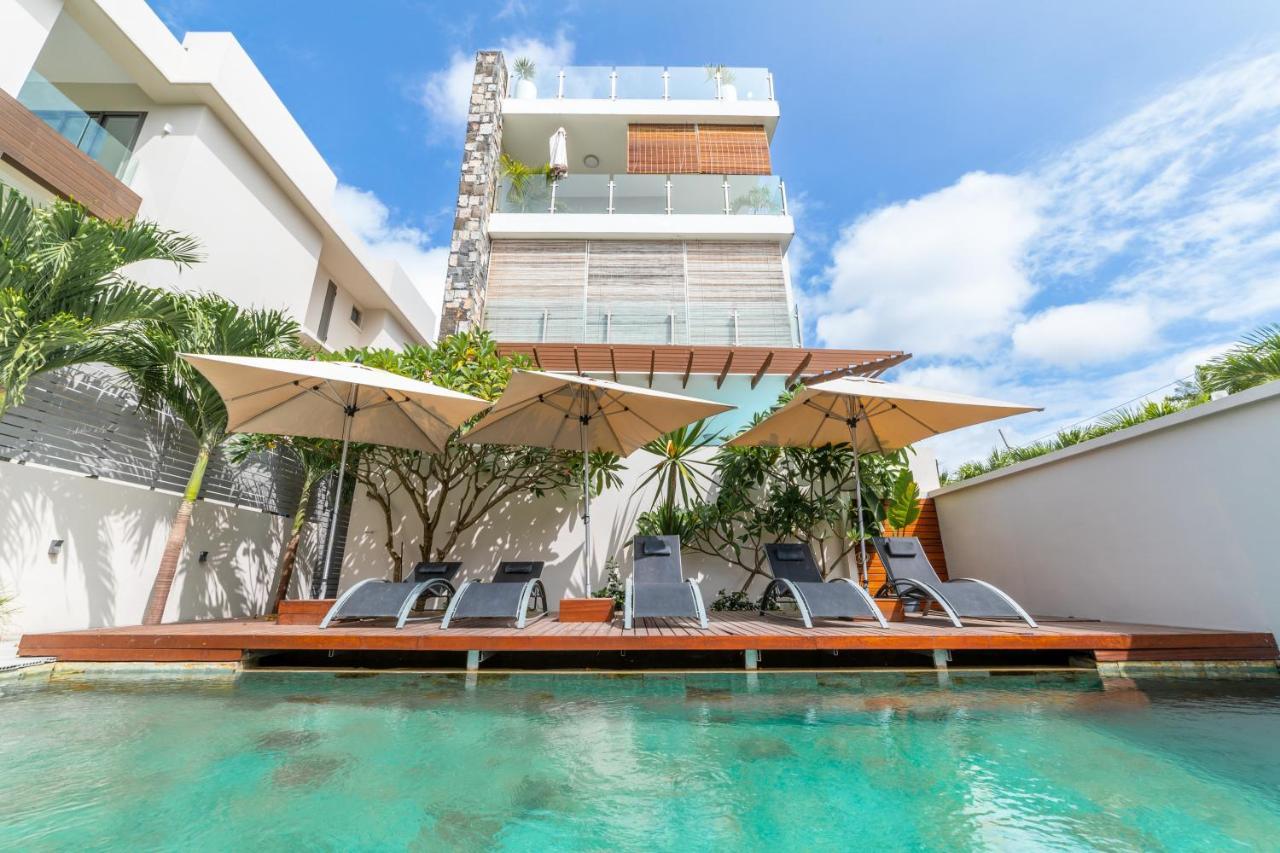 Beachcove Pereybere Beach Exterior photo