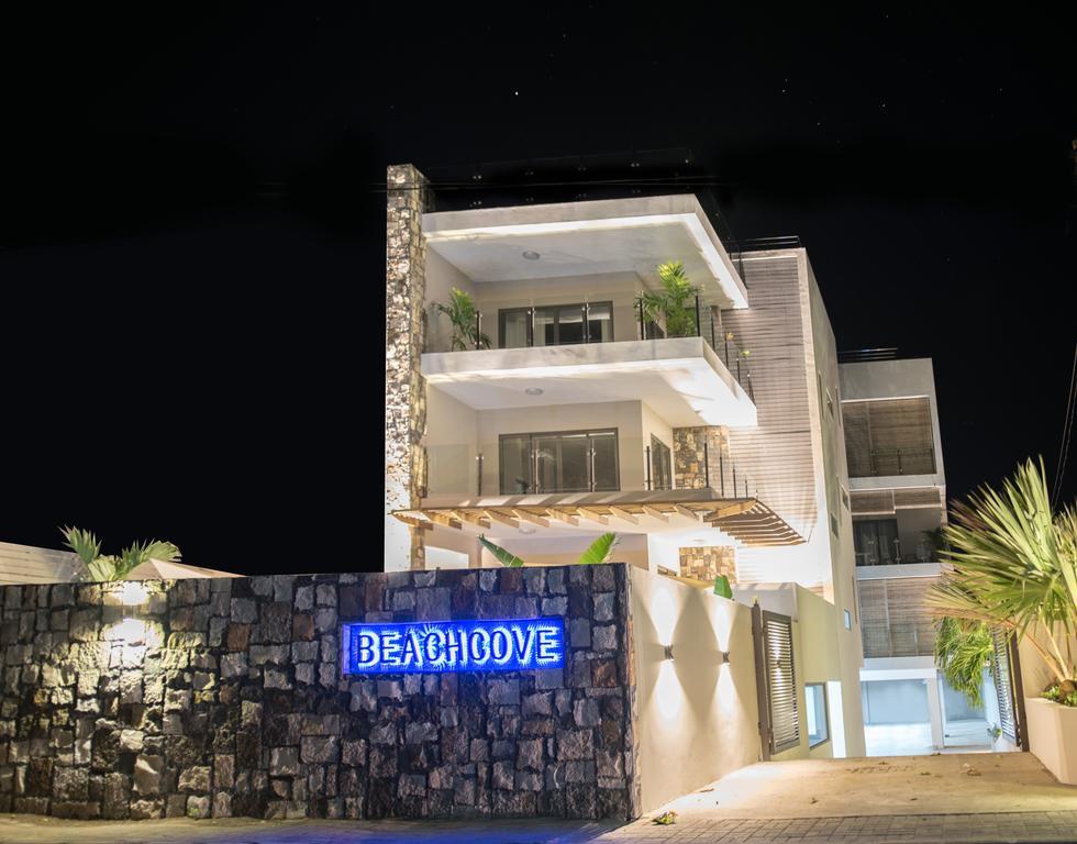 Beachcove Pereybere Beach Exterior photo